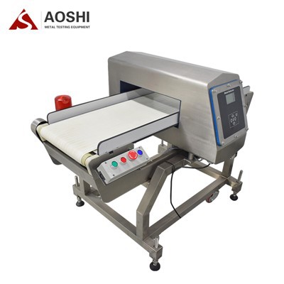 Detektor metala s pokretnom trakom